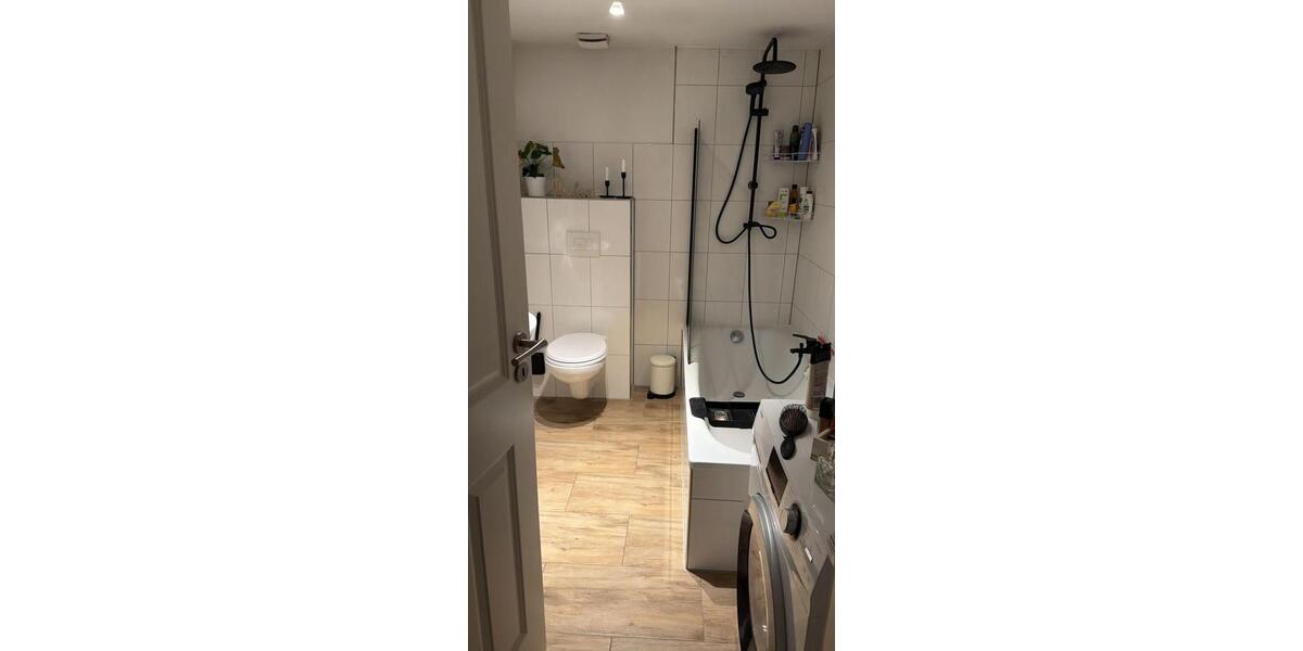 Dachgeschoßwohnung Bremerhaven Schiffdorferdamm - 4 Zimmer, 78 m&sup2;, 530&euro; | Angebot:25426762