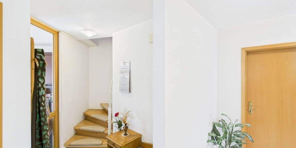 Reihenmittelhaus Bremerhaven Lehe - 6 Zimmer, 175 m&sup2;, 359.000&euro; | Angebot:24916557