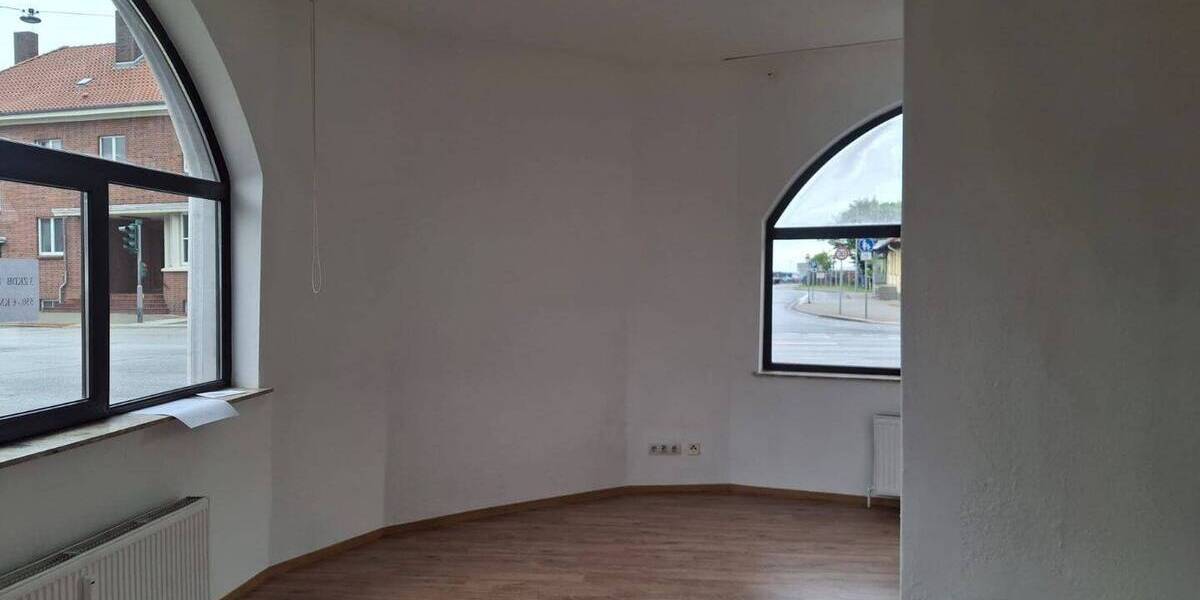 Etagenwohnung Bremerhaven Mitte - 3 Zimmer, 86 m&sup2;, 550&euro; | Angebot:26568855