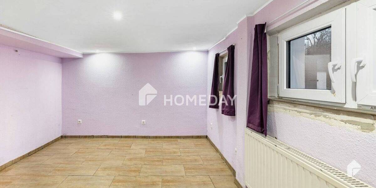 Teilsaniertes Einfamilienhaus mit großem Grundstück, Anbauten sowie 2 Garagen | BHV-Lehe 5 zimmer