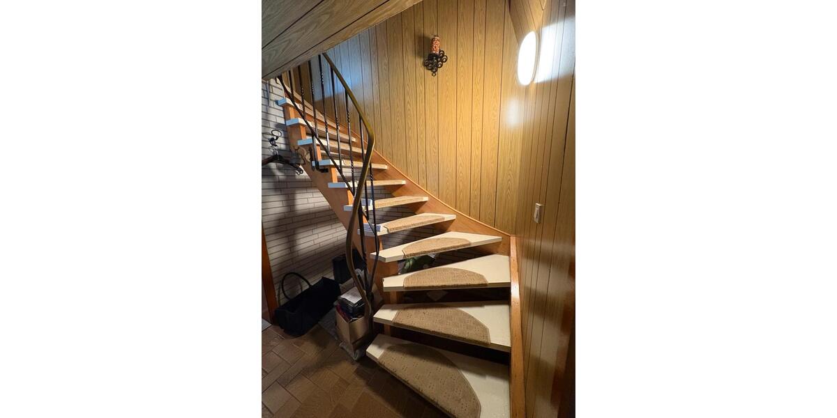 Einfamilienhaus Bremerhaven Lehe - 8 Zimmer, 140 m&sup2;, 160.000&euro; | Angebot:26764773