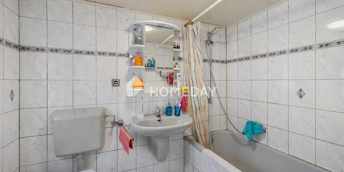 Gemütliche Doppelhaushälfte mit Potenzial - Ihr neues Zuhause wartet! | Bremerhaven Surheide 3 zimmer