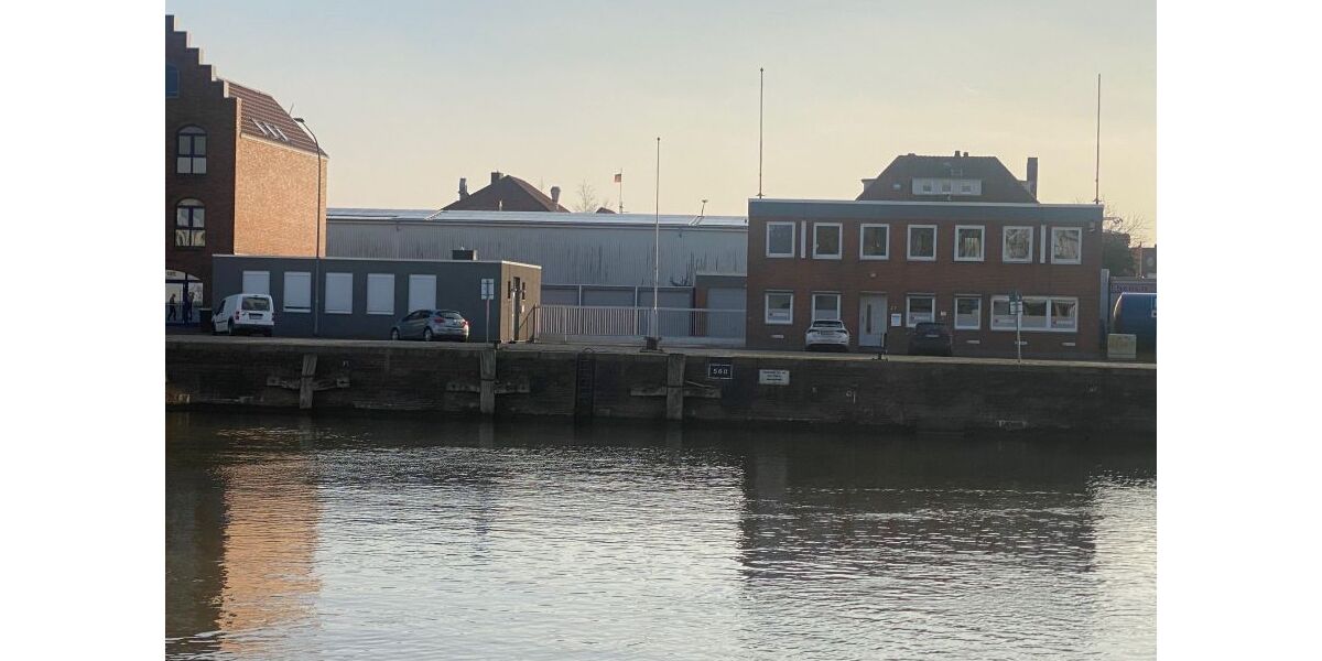 Provisionsfrei* Gewerbehof - 2 Bürogebäude, 240 m² Lager & 13 Garagen direkt am Wasser - Gewerbeobjekt Bremerhaven Fischereihafen (Stadtteil) | Angebot:24480932
