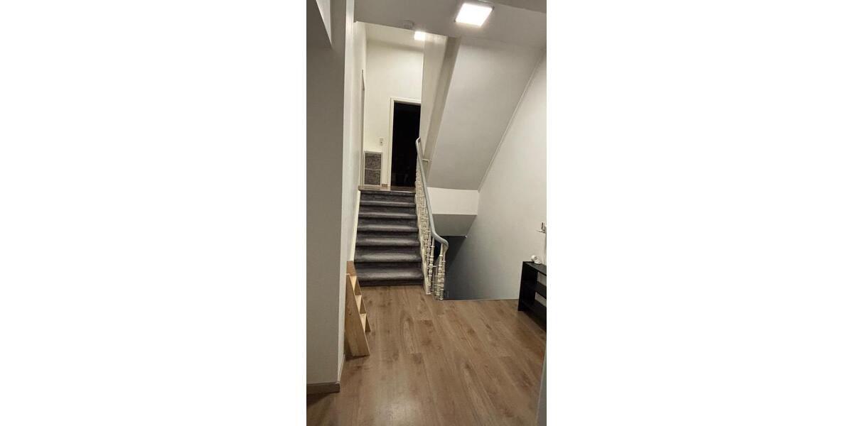 Doppelhaushälfte Nordenham - 10 Zimmer, 290 m&sup2;, 499.000&euro; | Angebot:27023189