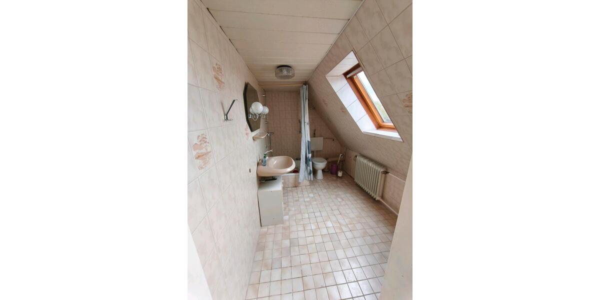 Doppelhaushälfte Nordenham - 6 Zimmer, 185 m&sup2;, 1.350&euro; | Angebot:26289314