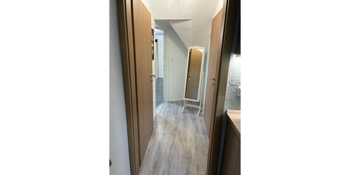 Dachgeschoßwohnung Bremerhaven Schiffdorferdamm - 3 Zimmer, 96 m&sup2;, 189.000&euro; | Angebot:25580552
