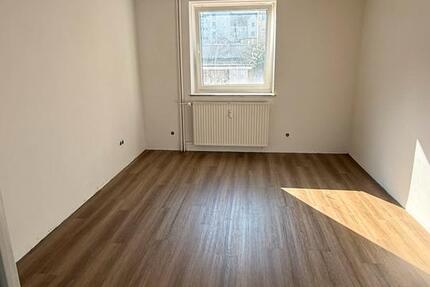 Wohnung Bremerhaven Schiffdorferdamm - 3 Zimmer, 64 m&sup2;, 115.000&euro; | Angebot:25893178