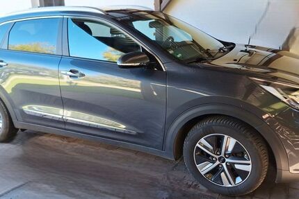 Kia Niro 62.000 km 18.400 &euro; Geestland 27607