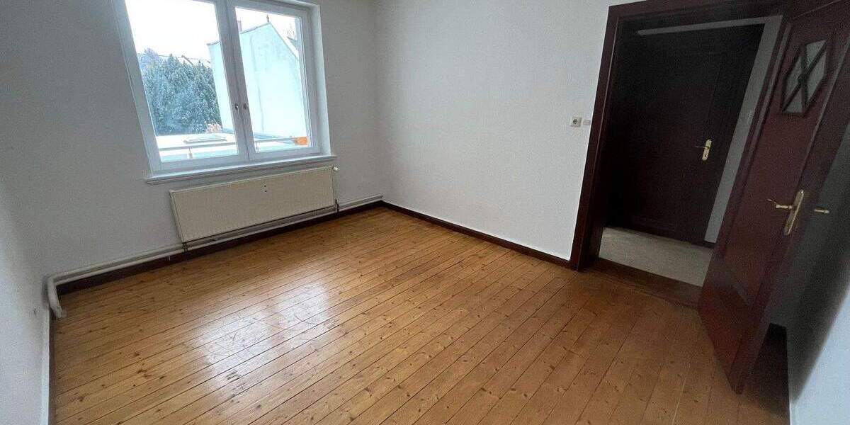 Etagenwohnung Bremerhaven Lehe - 4 Zimmer, 106 m&sup2;, 590&euro; | Angebot:25682422