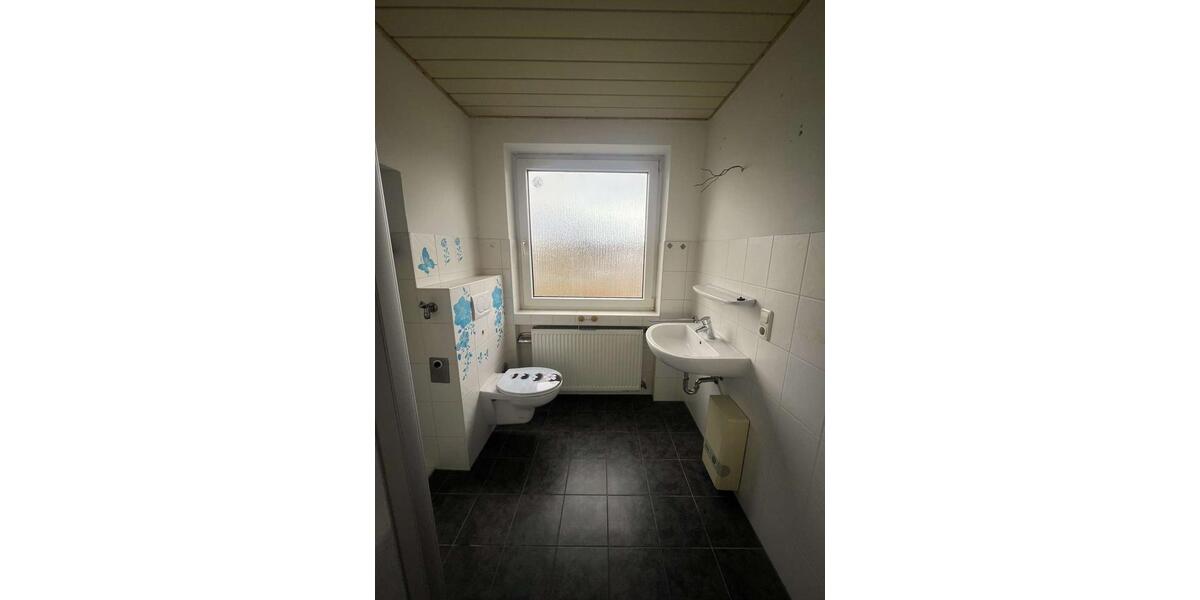 Etagenwohnung Nordenham - 3 Zimmer, 69 m&sup2;, 450&euro; | Angebot:26251140