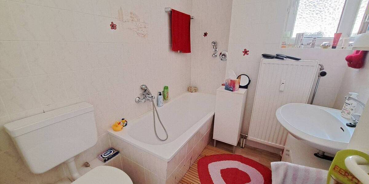 Etagenwohnung Bremerhaven Lehe - 3 Zimmer, 93 m&sup2;, 590&euro; | Angebot:26108575