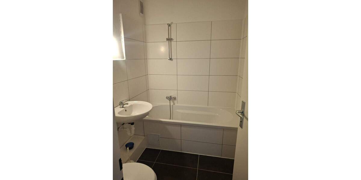 Etagenwohnung Bremerhaven Lehe - 2 Zimmer, 68 m&sup2;, 460&euro; | Angebot:24807054
