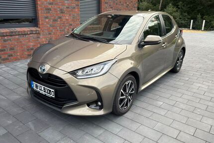 Toyota Yaris 23.300 km 19.100 &euro; Bremerhaven 27578