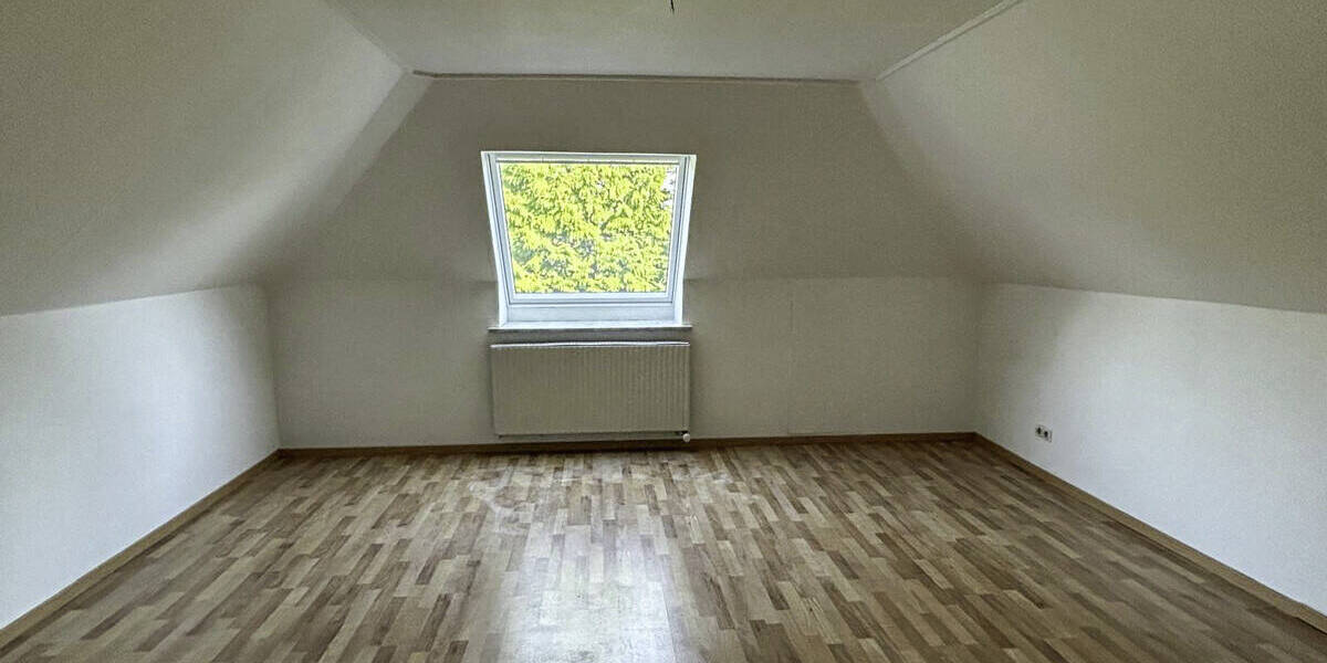 Einfamilienhaus Bremerhaven Schiffdorferdamm - 5 Zimmer, 134 m&sup2;, 325.000&euro; | Angebot:26242422