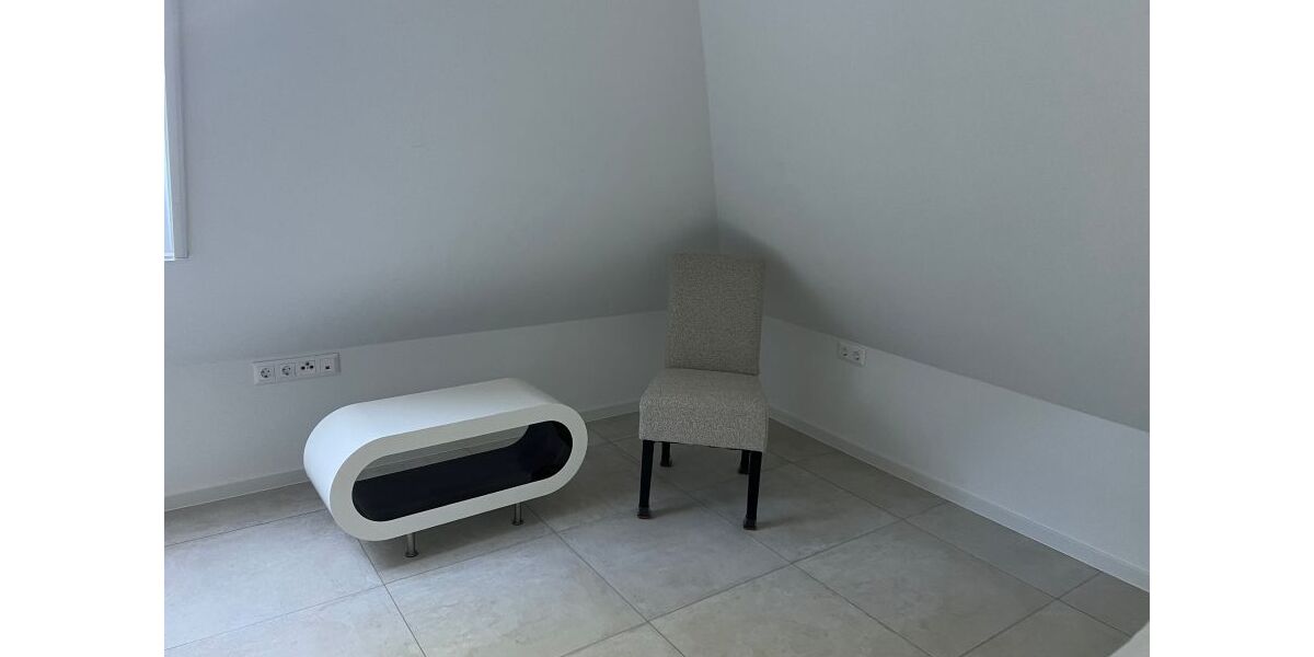 Moderne hochwertige 3-Zimmer-Neubau-Wohnung. möbiliert, evt. noch Platz für eigene Möbel. Ideal für Berufspendler oder befristetes Wohnen - Etagenwohnung Geestland Langen | Angebot:26923331