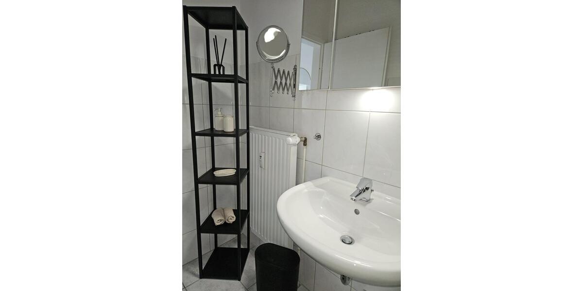 Dachgeschoßwohnung Bremerhaven Geestemünde - 3 Zimmer, 55 m&sup2;, 720&euro; | Angebot:24629262