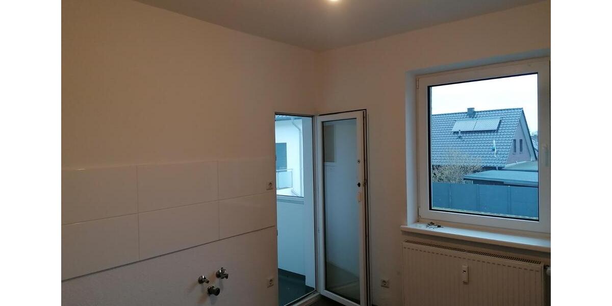 Anfragen NUR per E-Mail. Demnächst. Beliebte Wulsdorf. 2-Zimmer Romantische Maisonette Wohnung über 2 Ebenen mit Sichtbalken, Balkon und PKW-Stellplatz. 2 zimmer