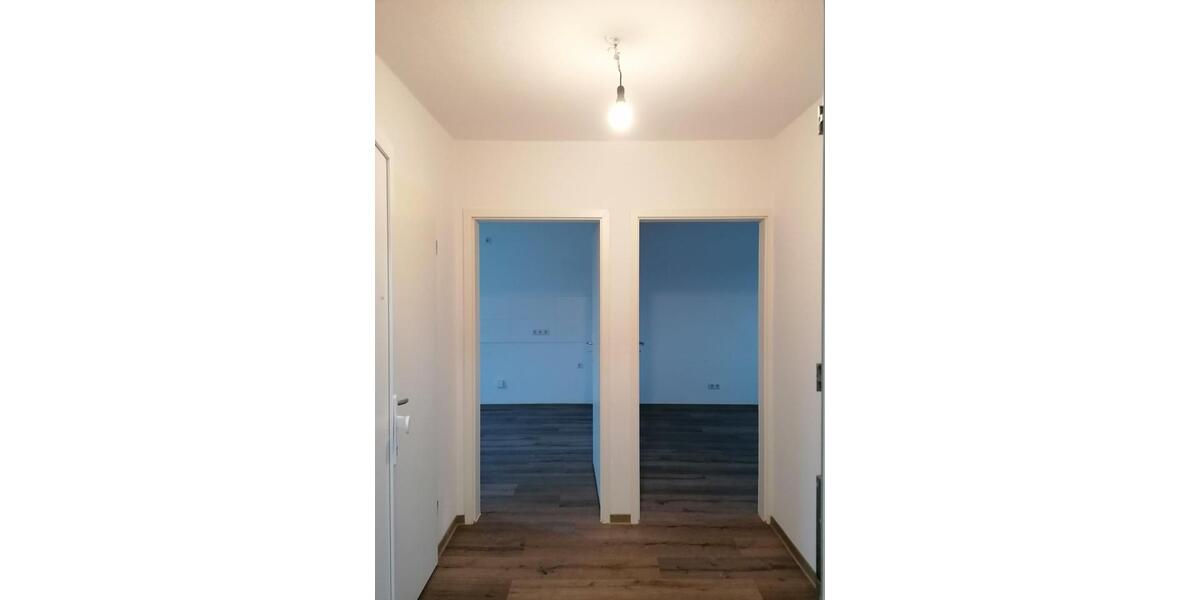 Anfragen NUR per E-Mail. Demnächst. Beliebte Wulsdorf. 2-Zimmer Romantische Maisonette Wohnung über 2 Ebenen mit Sichtbalken, Balkon und PKW-Stellplatz. 2 zimmer