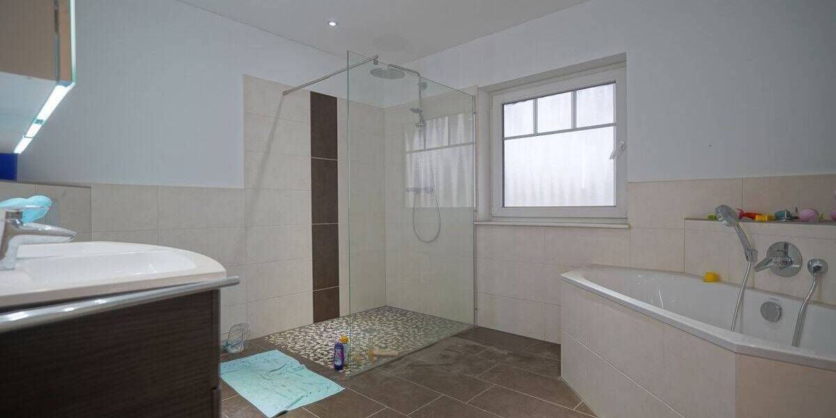 Einfamilienhaus Schiffdorf / Wehden Wehden - 6 Zimmer, 215 m&sup2;, 399.000&euro; | Angebot:25730355