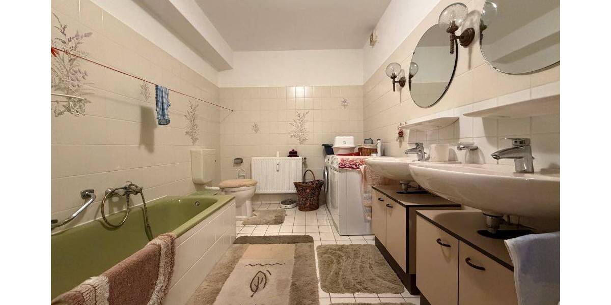 Etagenwohnung Nordenham - 3 Zimmer, 127 m&sup2;, 185.000&euro; | Angebot:26305816