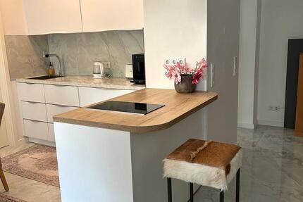 Wohnung Bremerhaven Mitte - 4 Zimmer, 100 m&sup2;, 1.500&euro; | Angebot:26083223