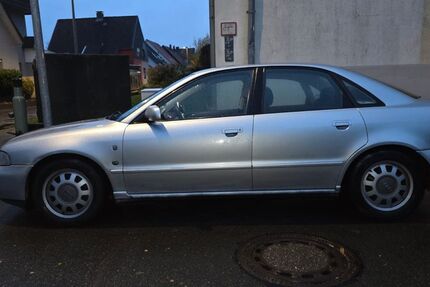 Audi A4 215.000 km 800 € Bremerhaven 27570