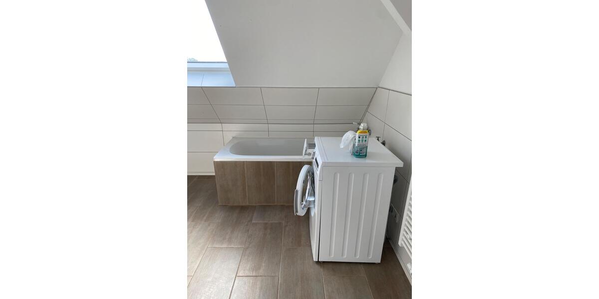 Dachgeschoßwohnung Nordenham - 3 Zimmer, 110 m&sup2;, 700&euro; | Angebot:25989960