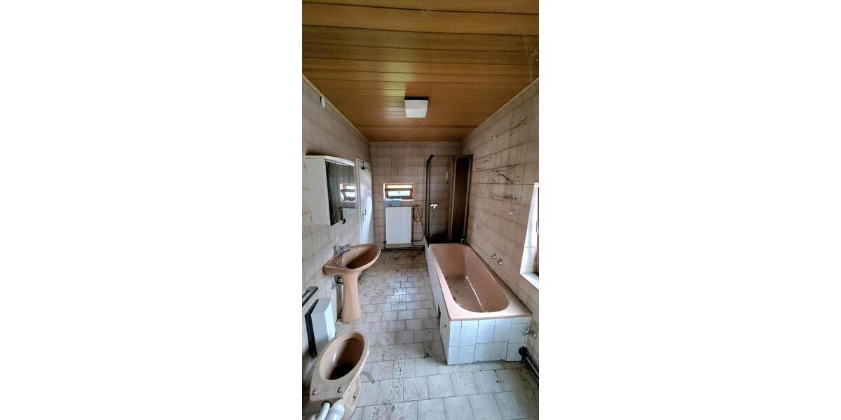 Mehrfamilienhaus, Wohnhaus Wurster Nordseeküste - 8 Zimmer, 200 m&sup2;, 120.000&euro; | Angebot:26222004