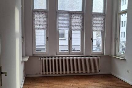 Wohnung Bremerhaven Mitte - 3 Zimmer, 65 m&sup2;, 600&euro; | Angebot:26657017