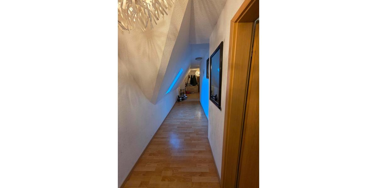 Dachgeschoßwohnung Nordenham - 3 Zimmer, 78 m&sup2;, 975&euro; | Angebot:26227784