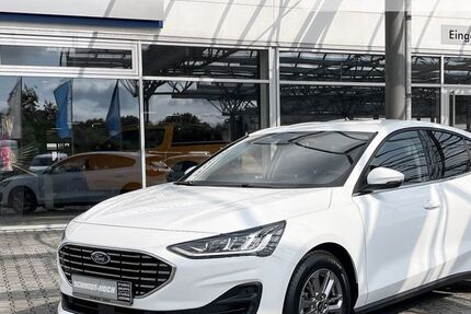 Ford Focus 15.680 km 17.880 &euro; Bremerhaven 27576