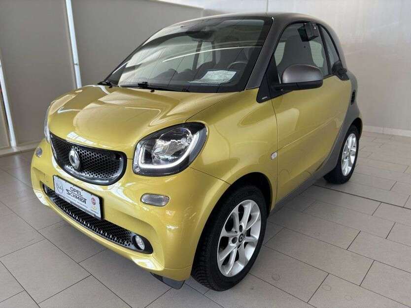 Smart forTwo 49.520 km 9.390 € Wilhelmshaven 26389