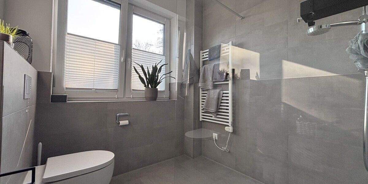 Etagenwohnung Bremerhaven Lehe - 3 Zimmer, 89 m&sup2;, 1.070&euro; | Angebot:26202085