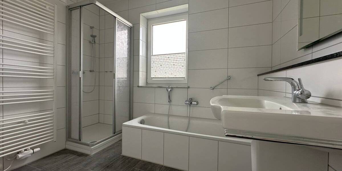 Etagenwohnung Bremerhaven Geestemünde - 3 Zimmer, 99 m&sup2;, 1.250&euro; | Angebot:21362643