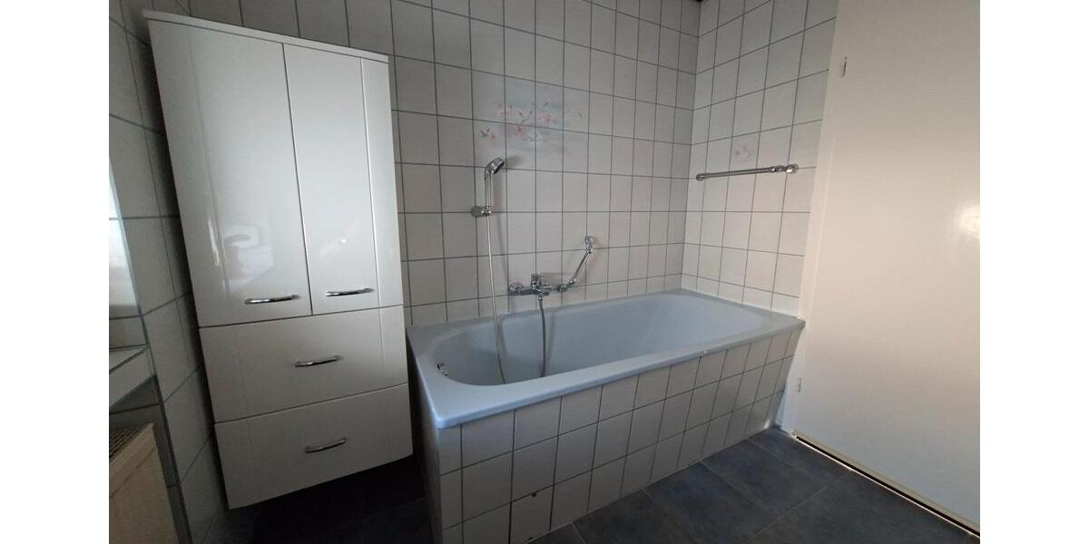 Einfamilienhaus Bremerhaven Schiffdorferdamm - 4 Zimmer, 120 m&sup2;, 190.000&euro; | Angebot:27111446