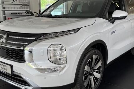 Mitsubishi Outlander 2.415 km 57.339 € Bremen 28237