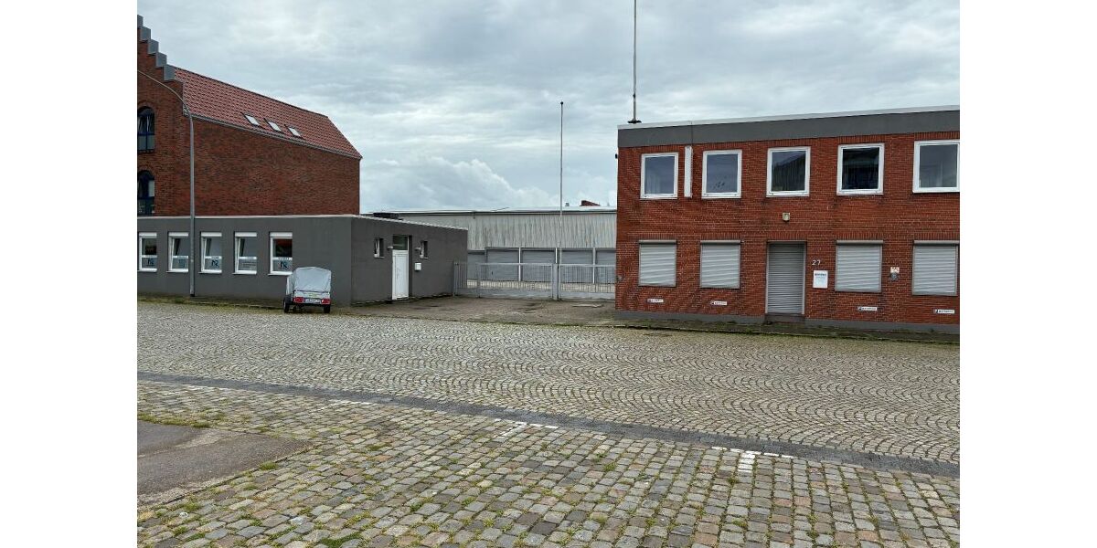 Provisionsfrei* Gewerbehof - 2 Bürogebäude, 240 m² Lager & 13 Garagen direkt am Wasser - Gewerbeobjekt Bremerhaven Fischereihafen (Stadtteil) | Angebot:24480932