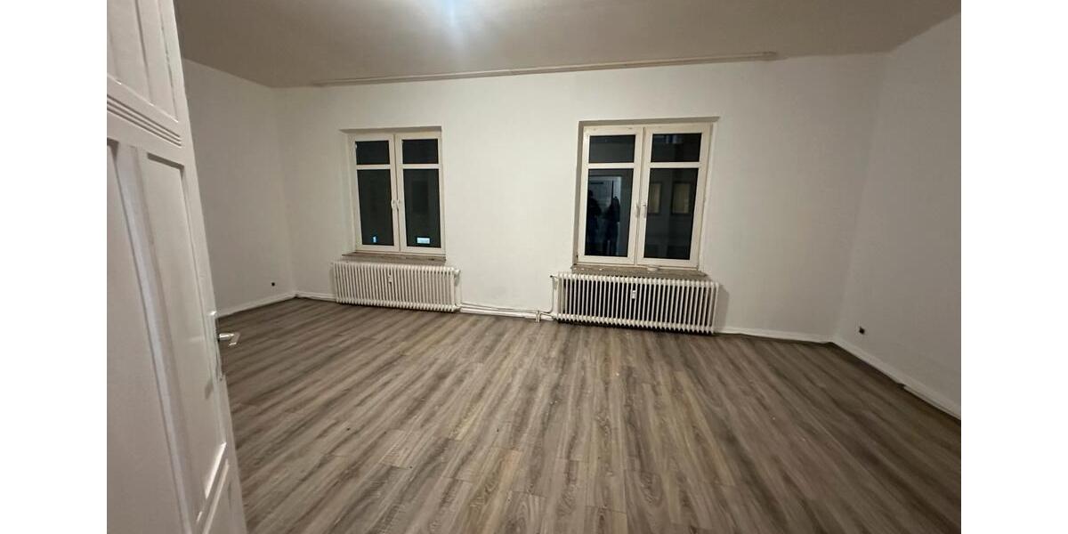 Etagenwohnung Bremerhaven - 5 Zimmer, 138 m&sup2;, 1.370&euro; | Angebot:24830426