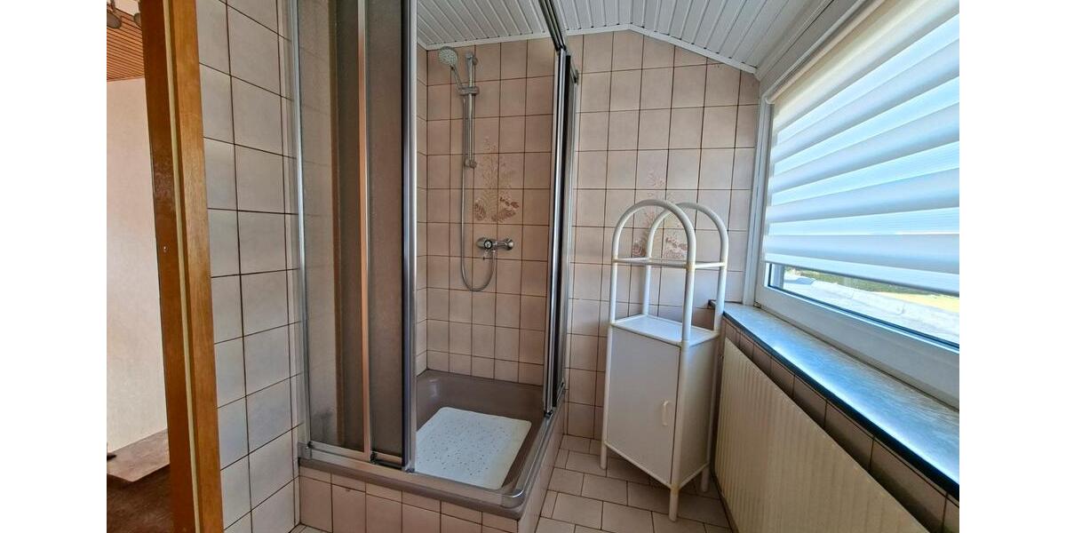 Einfamilienhaus Bremerhaven Schiffdorferdamm - 4 Zimmer, 120 m&sup2;, 190.000&euro; | Angebot:27111446