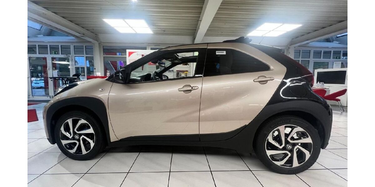 Toyota Aygo (X) 2.500 km 21.290 &euro; Bremerhaven 27580