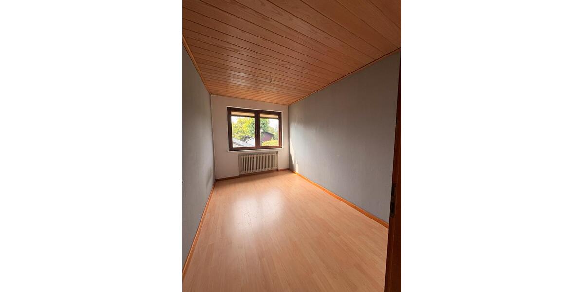Mehrfamilienhaus, Wohnhaus Geestland Bad Bederkesa - 8 Zimmer, 140 m&sup2;, 310.000&euro; | Angebot:27230228