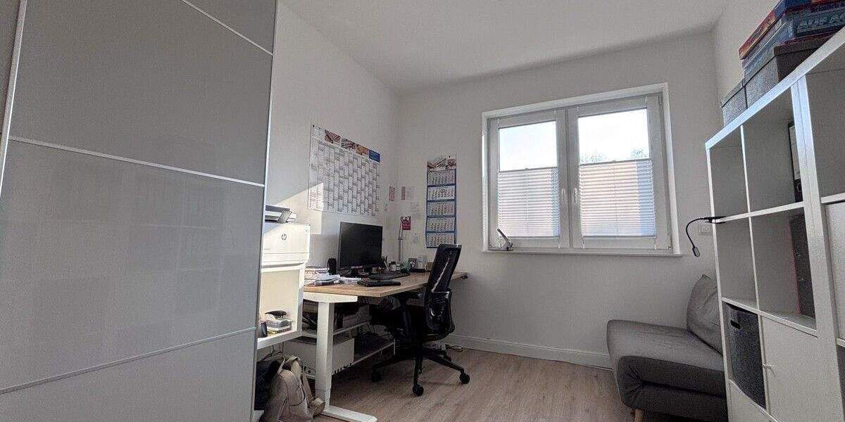 Etagenwohnung Bremerhaven Lehe - 3 Zimmer, 89 m&sup2;, 1.070&euro; | Angebot:26202085