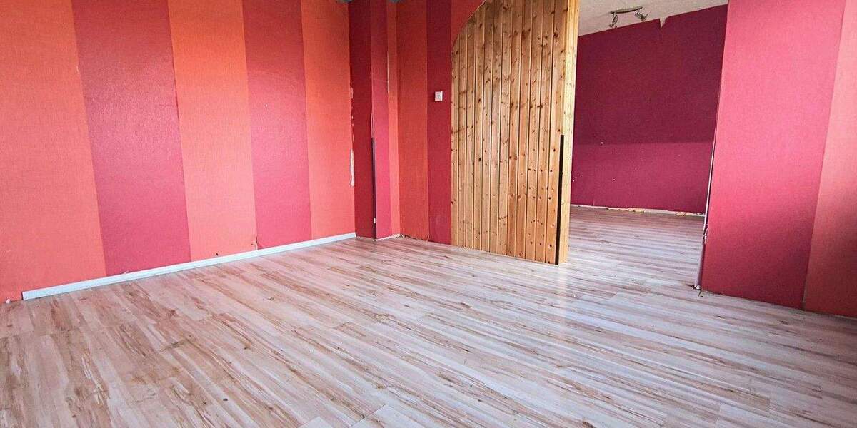 Mehrfamilienhaus, Wohnhaus Cappel Cappel - 6 Zimmer, 140 m&sup2;, 111.000&euro; | Angebot:24724360