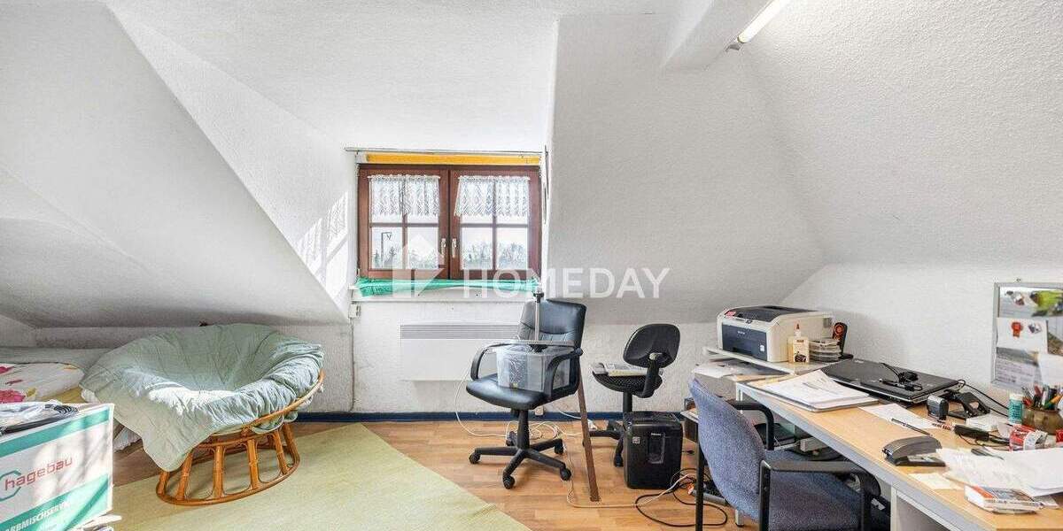 Schmuckstück mit Altbau-Charm mit praktischer Einliegerwohnung & Carports in zentraler Lage | Brake 7 zimmer