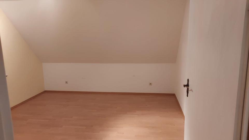 Dachgeschoßwohnung Wanna - 2.5 Zimmer, 65 m&sup2;, 700&euro; | Angebot:24950784