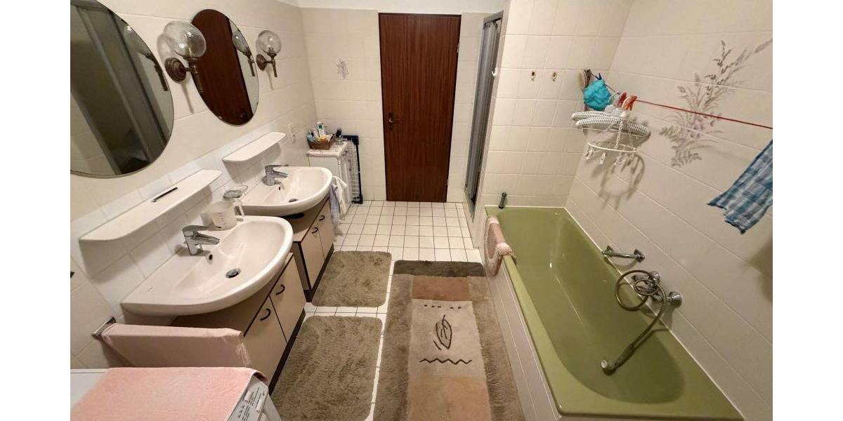 Etagenwohnung Nordenham - 3 Zimmer, 127 m&sup2;, 185.000&euro; | Angebot:26305816