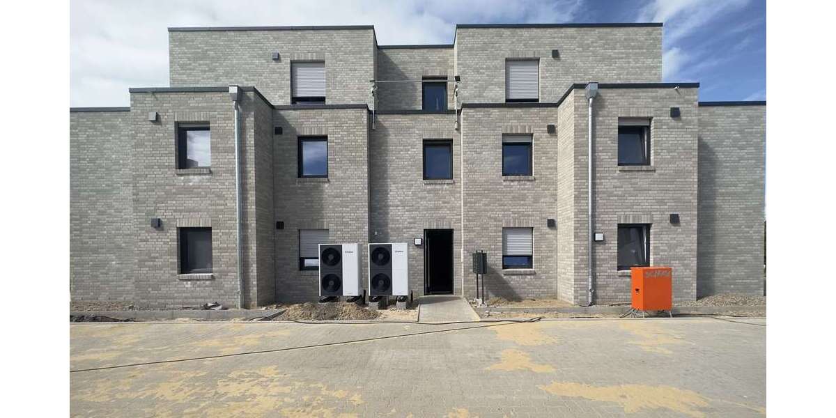 Etagenwohnung Bremerhaven Schiffdorferdamm - 3 Zimmer, 109 m&sup2;, 1.300&euro; | Angebot:25375909