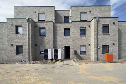 Wohnung Bremerhaven Schiffdorferdamm - 3 Zimmer, 109 m&sup2;, 1.300&euro; | Angebot:25375909