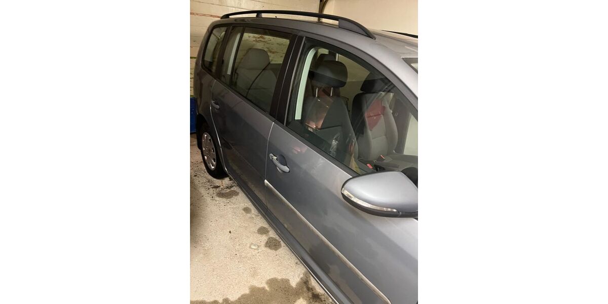 VW Touran 142.085 km 5.360 &euro; Geestland 27607