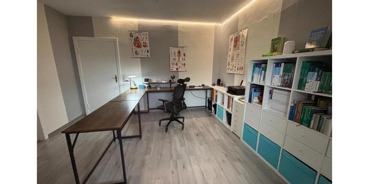 Dachgeschoßwohnung Nordenham - 2.5 Zimmer, 55 m&sup2;, 399&euro; | Angebot:24996722